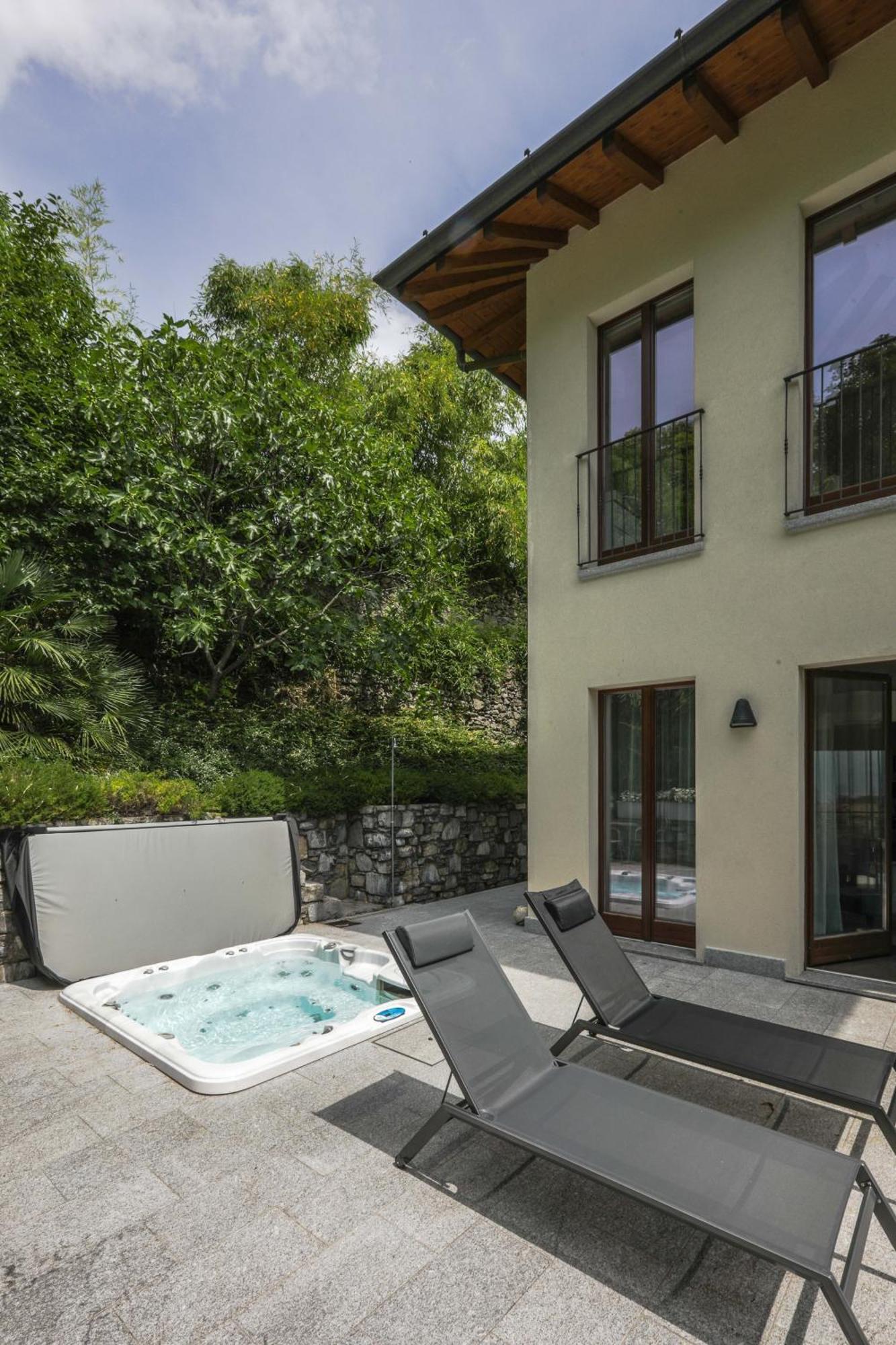 Villa Elena Менаджо Екстериор снимка
